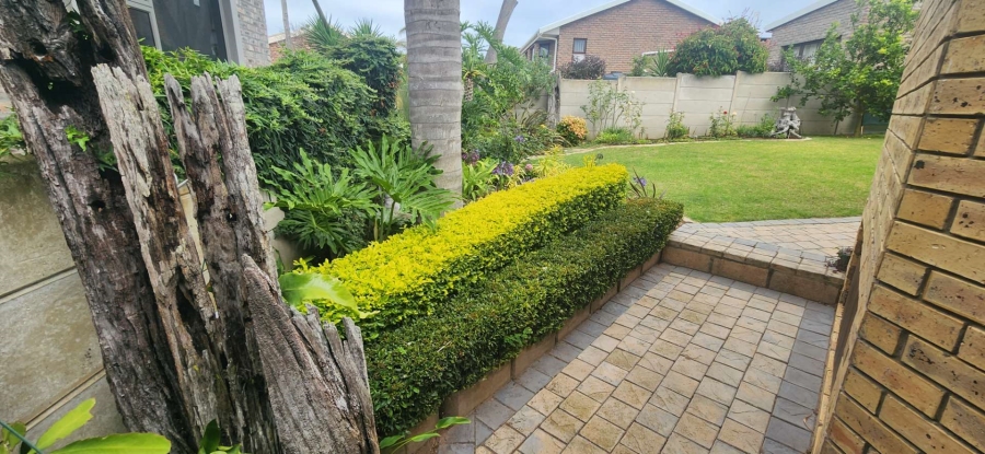 4 Bedroom Property for Sale in Fraaiuitsig Western Cape